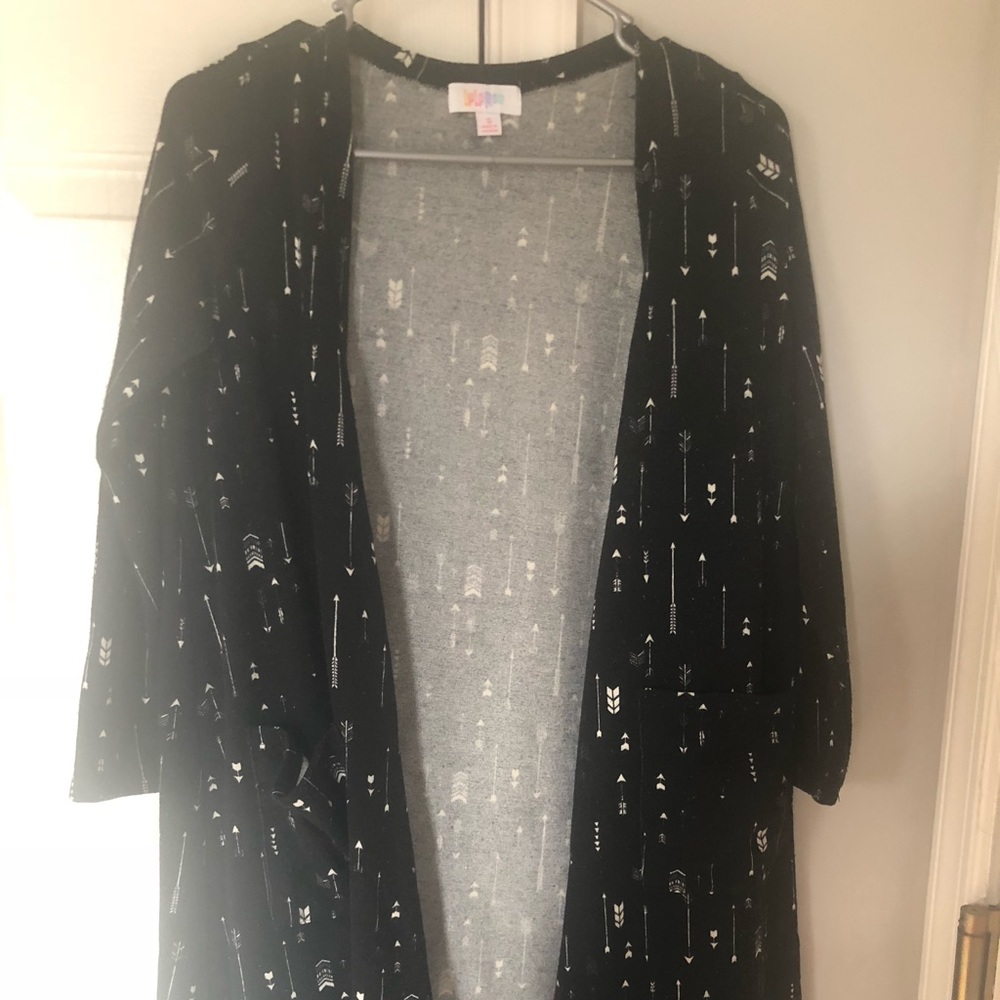 LulaRoe Black/Cream Arrow Sarah